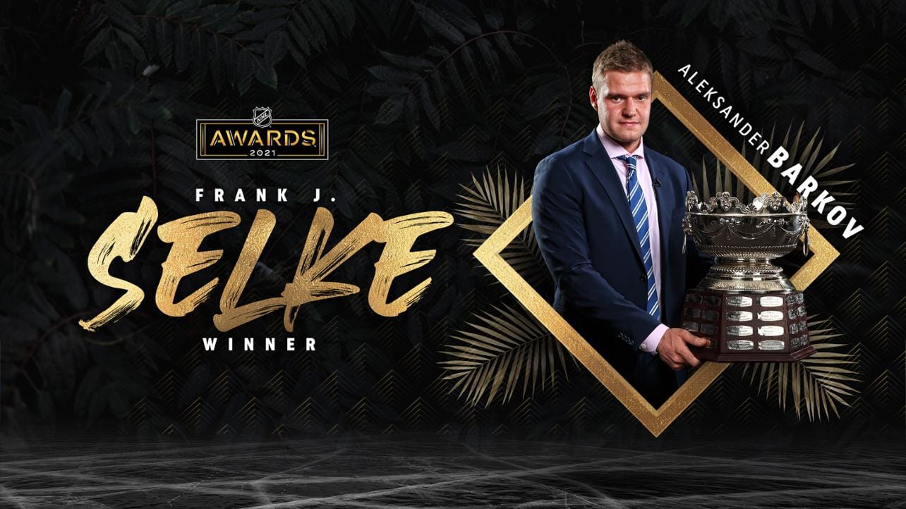 Aleksandr Barkov sai NHL:n parhaan puolustavan hyökkääjän Selke Trophyn.
