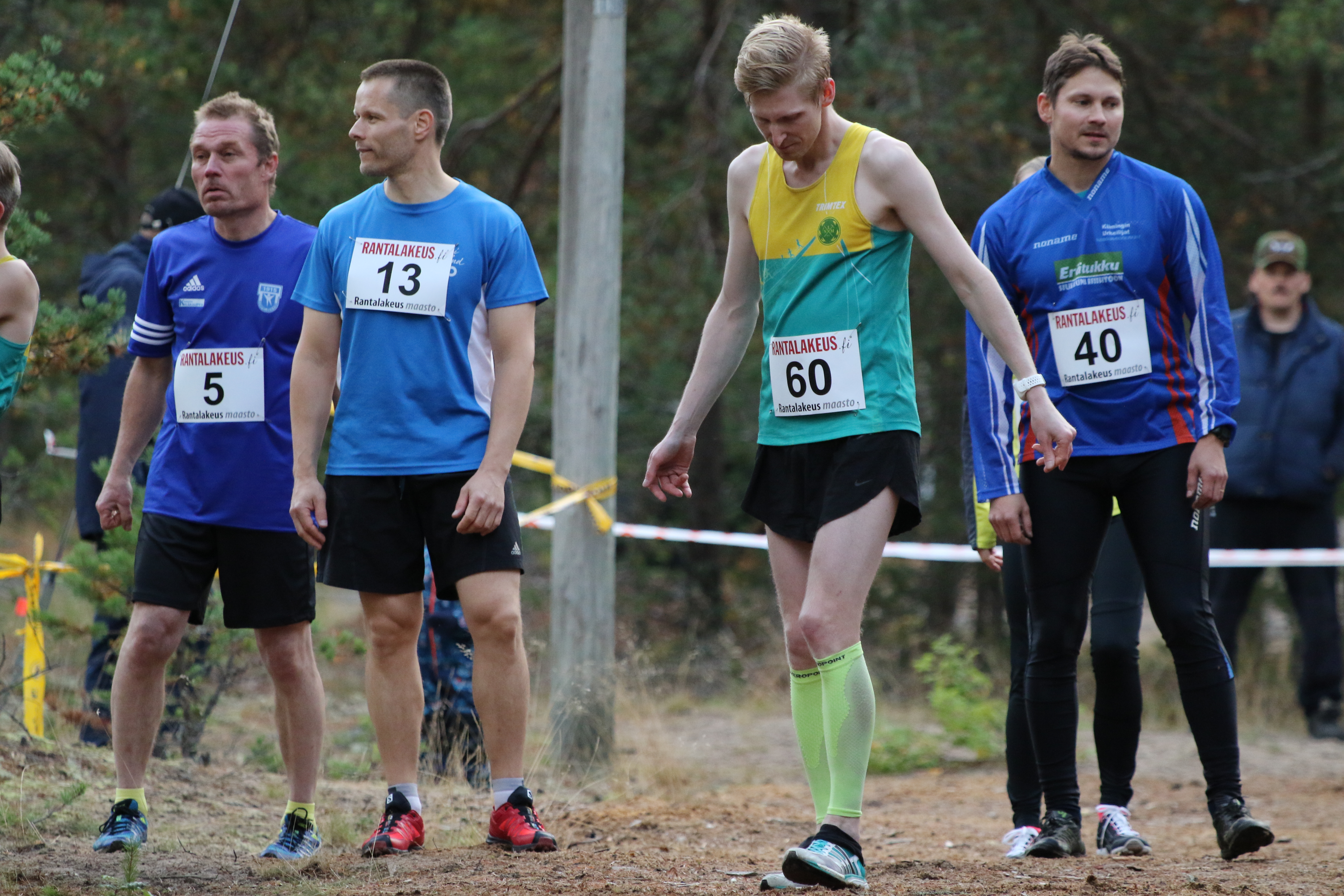 Lähtöviivalla Jari Ohukainen (vasemmalla), Jari Rantala, Tuomas Aho ja Mikko Palosaari.