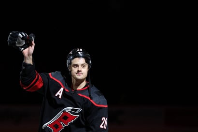 Oululainen NHL-tähti Sebastian Aho listaa kolme Kärppien pelaajaa, joihin hänen huomionsa on kiinnittynyt tällä kaudella