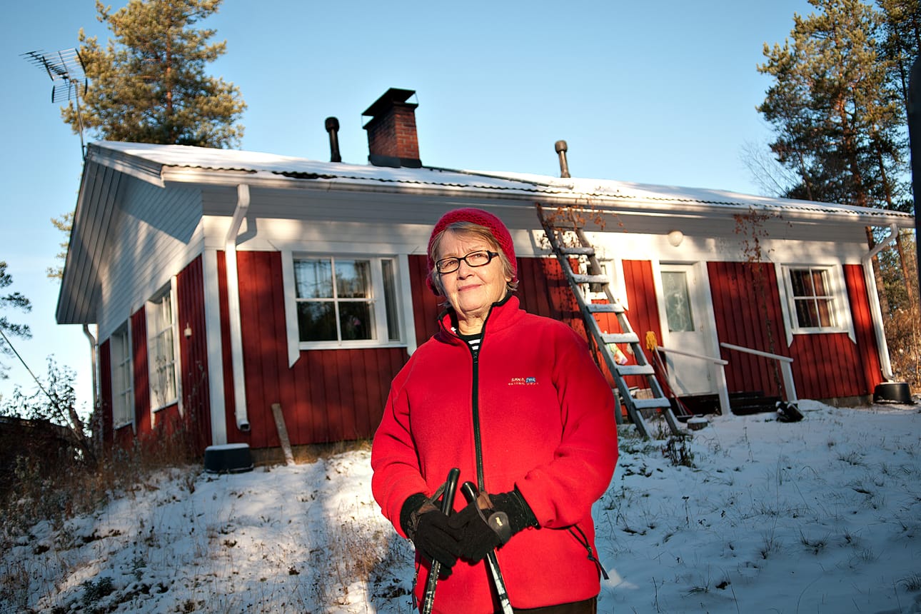 Äitinsä omaishoitajana toimiva Anna-Liisa Juuma löysi liikunnan ilon omaishoitajien yhdistyksen projektin kautta. Hän suunnittelee hyödyntävänsä myös omaishoitajille uutta mahdollisuutta osallistua perusturvan työntekijöiden koulutuksiin.