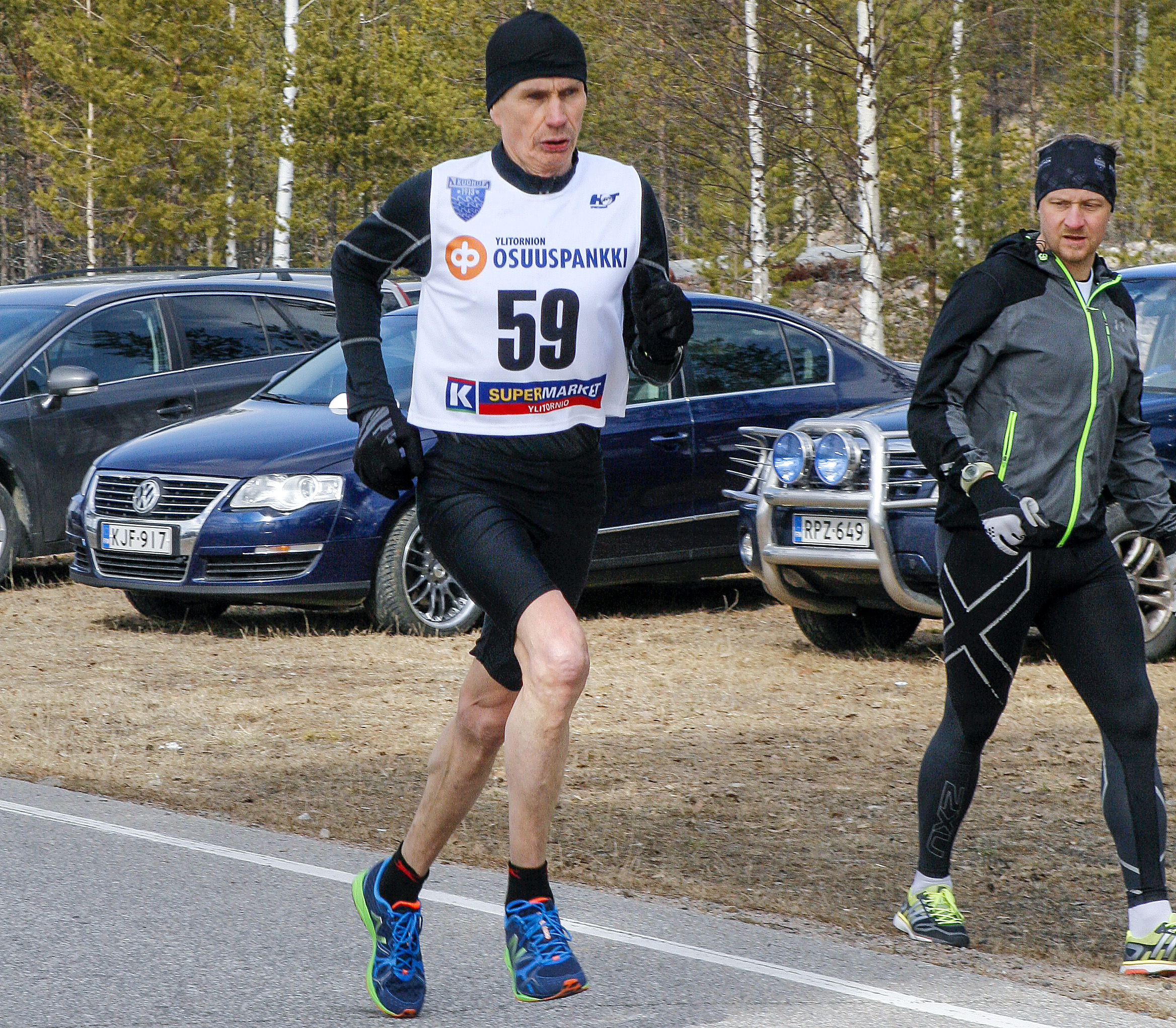 Kauko Tuisku ja Tuula Puljujärvi voittoihin Oulun juoksussa