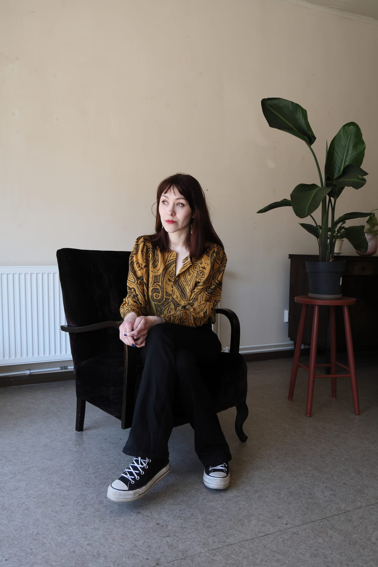 Laura Juntusen kahdessa ensimmäisessä kirjassa Raahe näyttelee isoa osaa. Myös Pyhät pahat äidit sijoittuu osittain kaupunkiin. – Raahe on se kehys siinä. En ole sitä suoraan sinne kirjoittanut, mutta uskon, että raahelaiset sen sieltä tunnistavat, Juntunen kertoo.