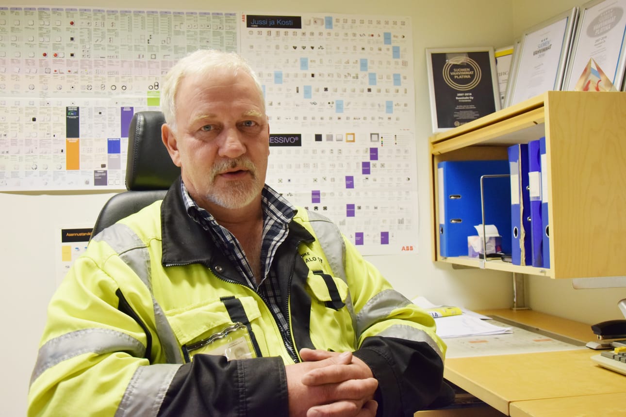 Kari Kuusisalo Sähköliike Kuusisalo Oy:stä kannattaa hallituksen viime keväänä linjaamaa muutosta työsopimuslakiin.