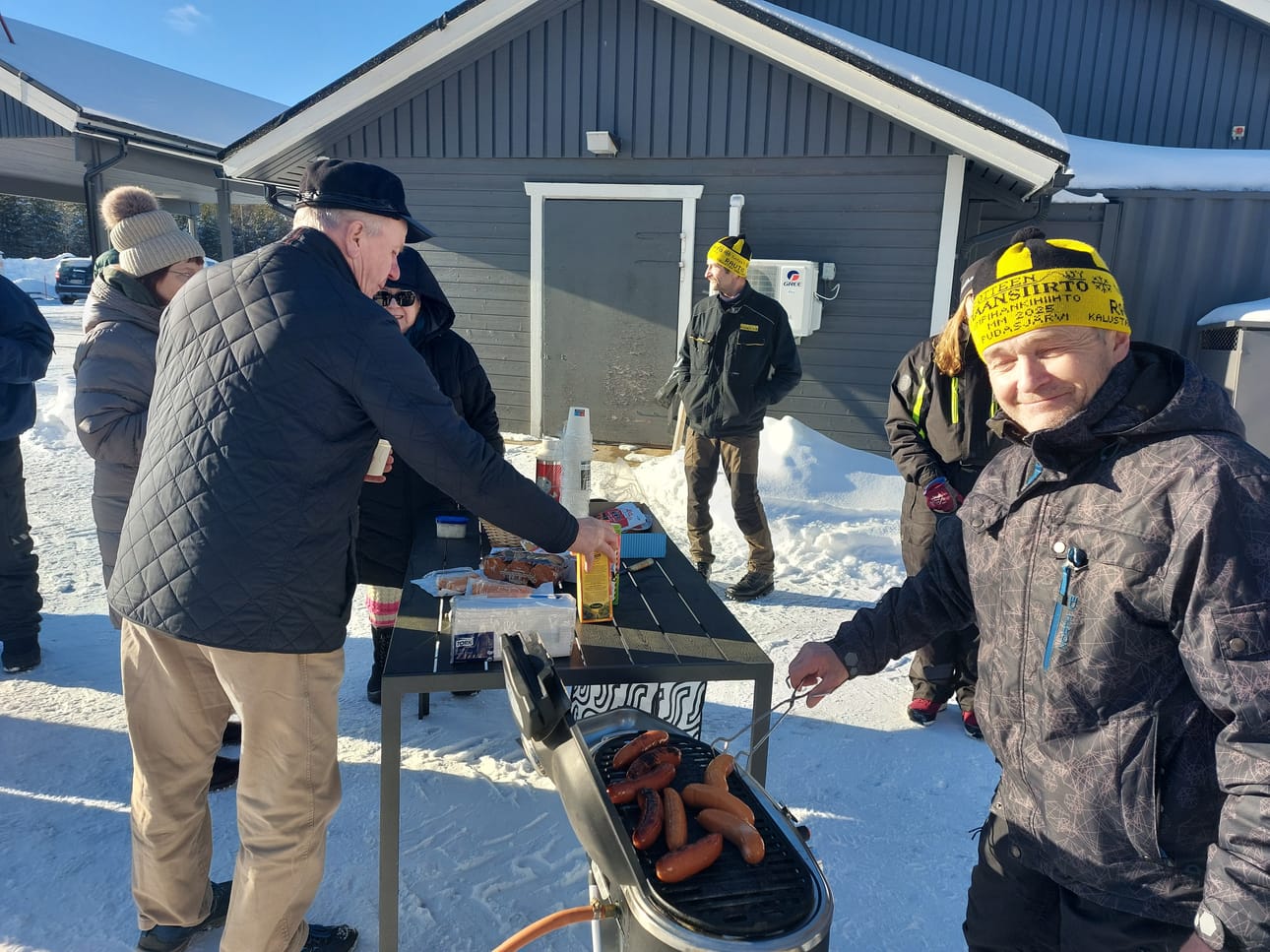 Pudasjärven keskustalaiset kiersivät kylillä maaliskuussa.