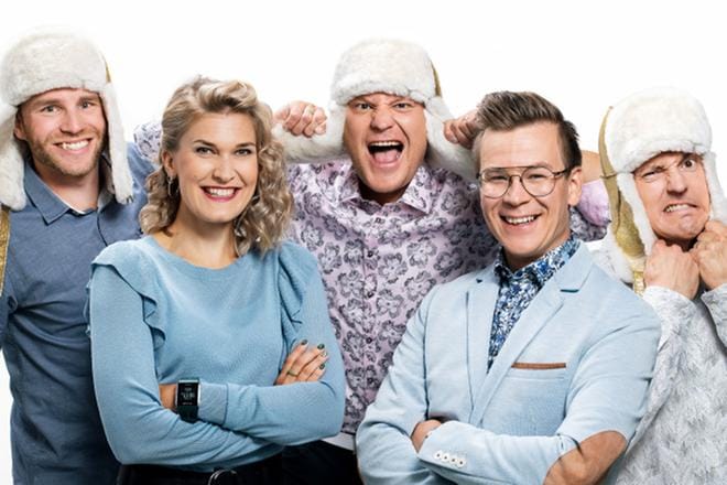 Uransa viime kauteen päättänyt pikaluistelija Mika Poutala (vas.) tekee uuden aluevaltauksen pureutuessaan urheilijoiden tarinoihin. Poutalan lisäksi Ylen talviurheilutiimiin kuuluvat muun muassa Laura Arffman, Kalle Palander, Riku Salminen ja Sami Jauhojärvi.