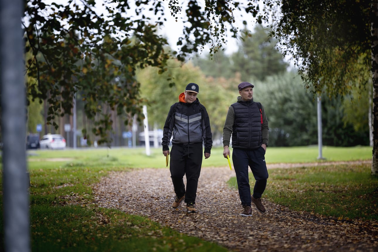 15-vuotias Daniel ja Juha Rossinen ovat olleet kaveruksia reilun vuoden. MLL:n kaveritoiminta on suunnitelmallista ja ohjattua vapaaehtoistoimintaa, jossa lapsi tai nuori saa elämäänsä luotettavan aikuisen, jolta hän saa yksilöllistä huomiota ja juttuseuraa.