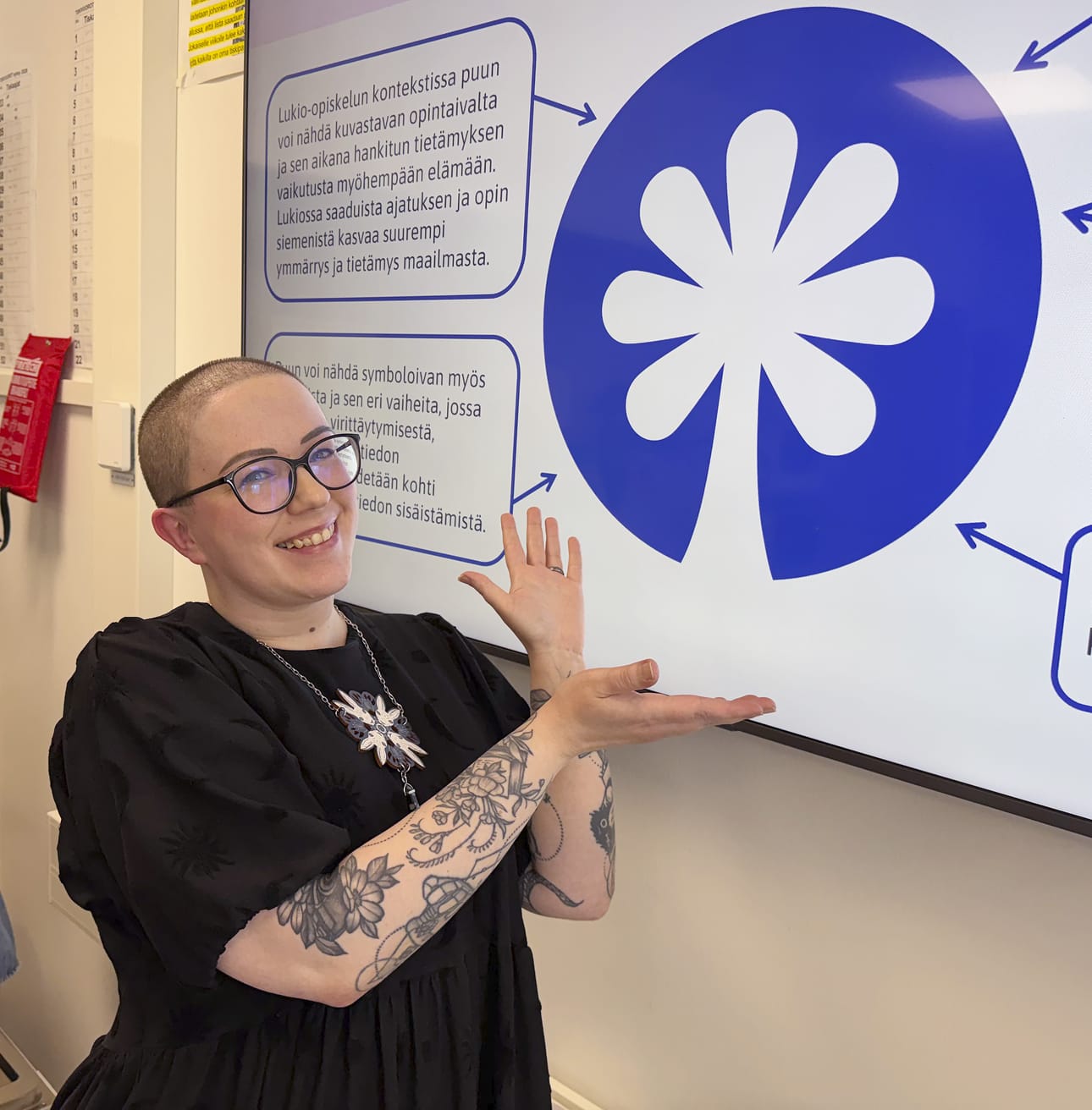 – Lukion uudelle logolla on yhteys Haapaveden kaupungin logoon ja vaakunaan, jossa on myös puu, Minna Koirikivi kertoo.