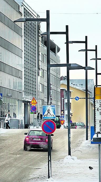 Torikadun uudet katulamput.