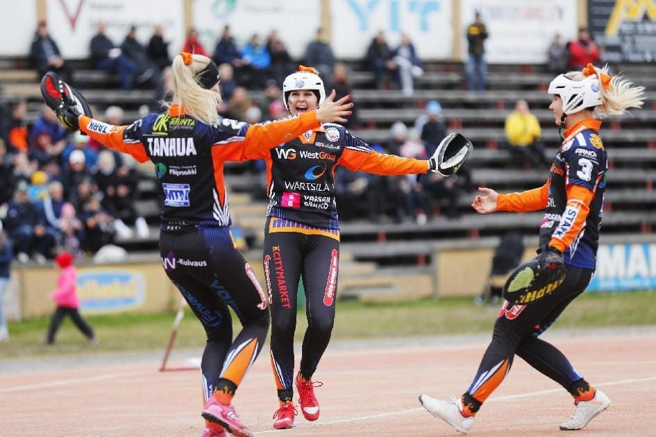 Vaasalainen Mailattaret on aloittanut jäätävästi naisten superpesiksen. Se voitti kaksi ensimmäistä otteluaan. Arkistokuva.