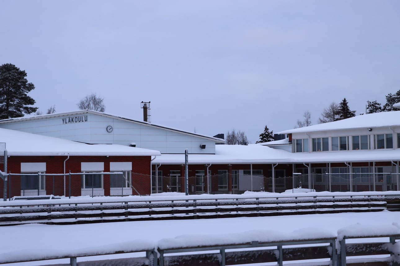 Koulujen kevätkausi käynnistyy maanantaina. Sen päättämiseksi, aloitetaanko koulutyö lähiopetuksessa, odotellaan tänään koolla olevan koronaministeriryhmän kantaa.