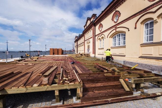 Sisäsatamaan nousee keidas sadoille janoisille. KUVA: OUTI NEUVONEN