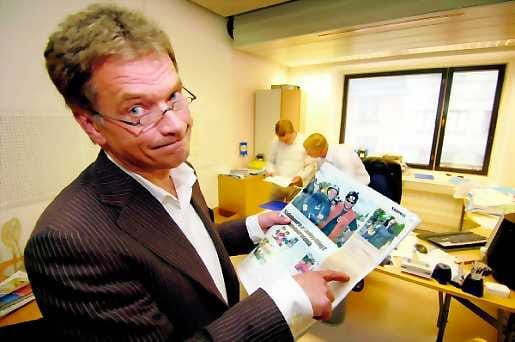 Kampanjakunnossa. Savonmaa-lehti kertoo, että Sauli Niinistö tuli Savonlinnan rullaluistelumaratonilla sauvattomien sarjan kakkoseksi.