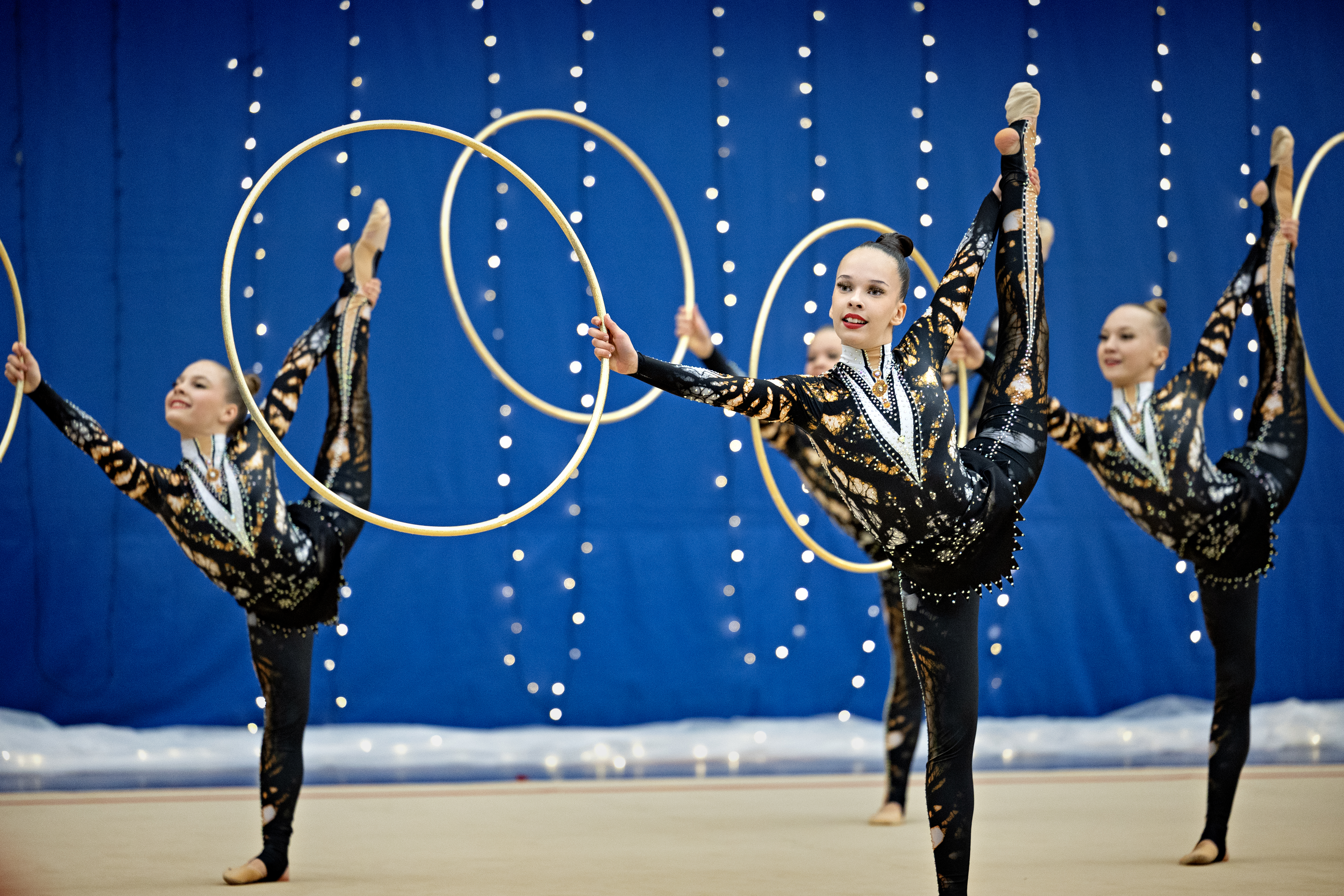 Kaleva Live: Oululaisjoukkueet kisaavat Seinäjoen urheilutalon matolla – seuraa joukkuevoimistelun Komia Cupia sunnuntaina suorana täältä