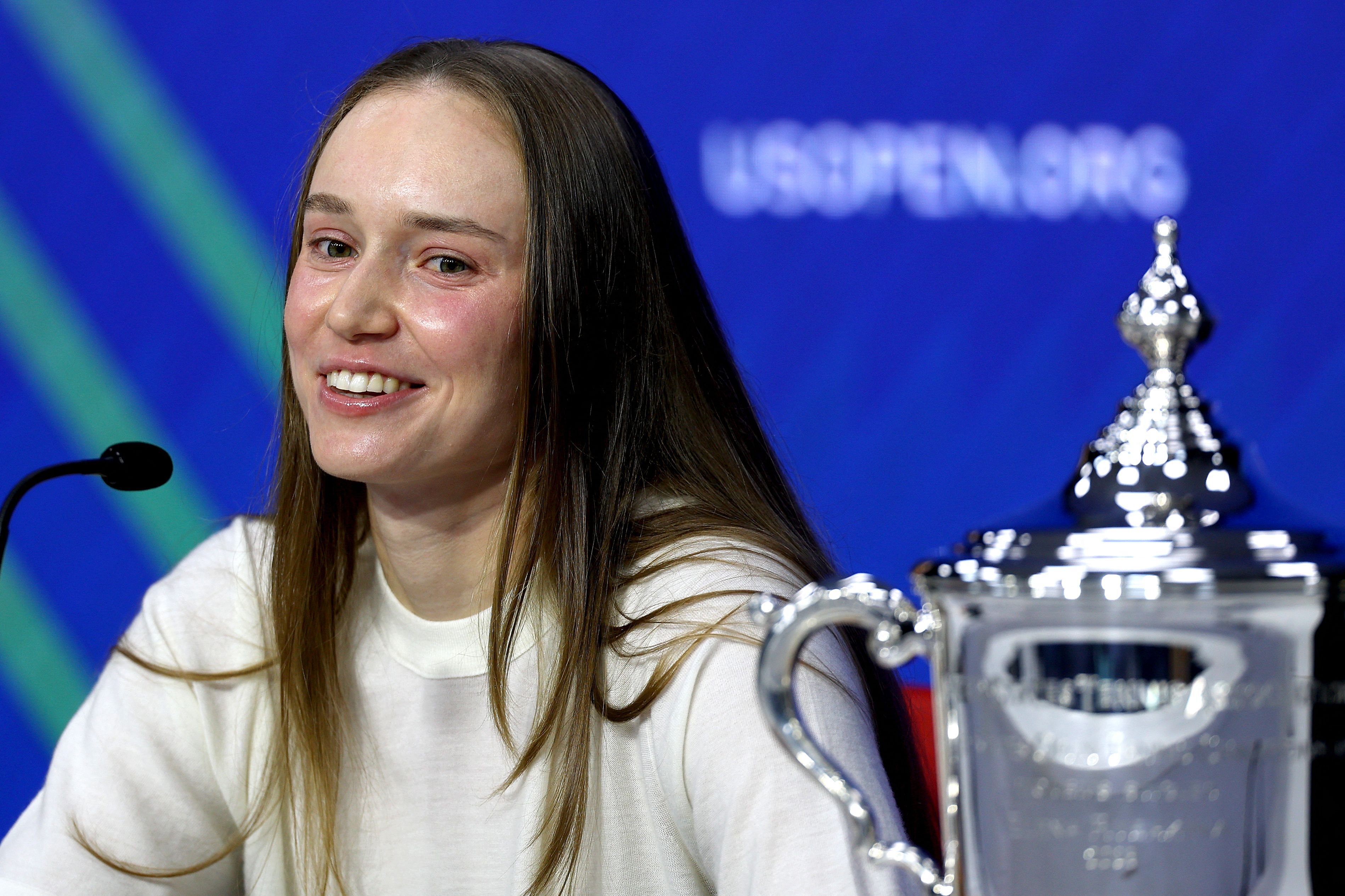 Rybakina selätti vammansa ajoissa ja nousi tyylillä tenniskärkeen
