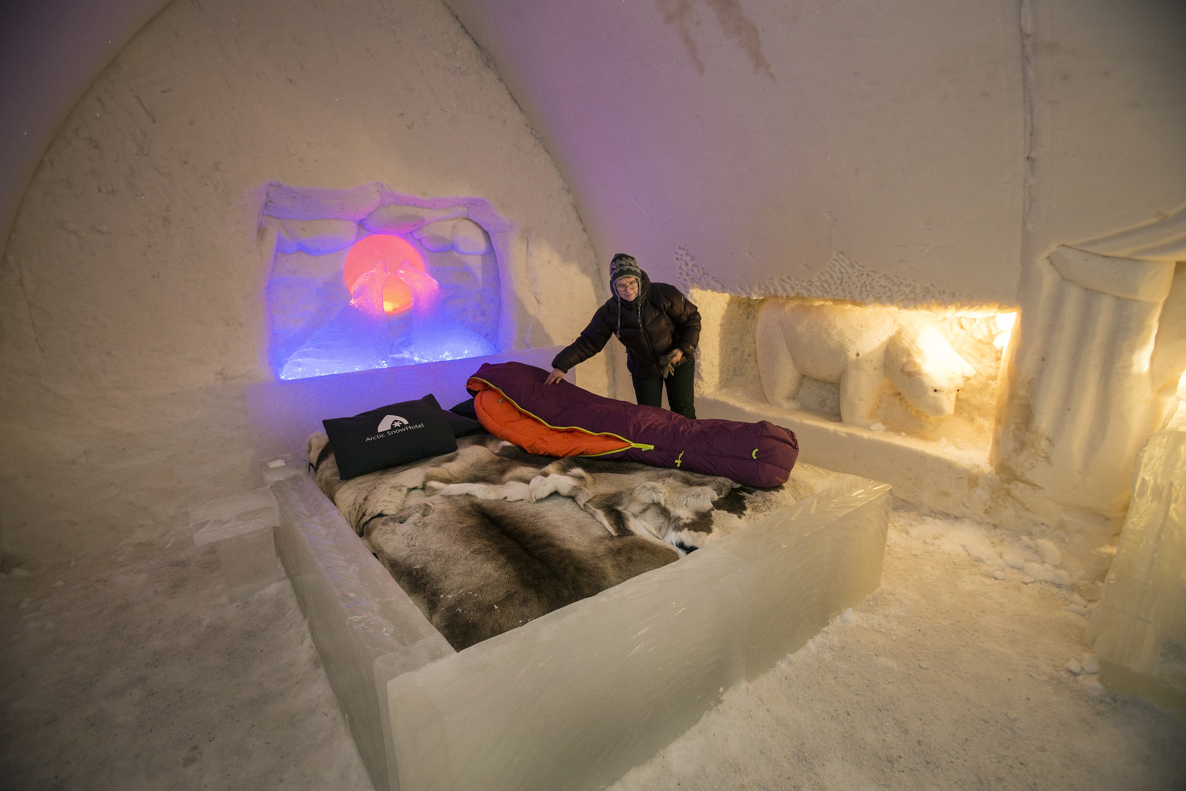 Kurkkaus lumihotelliin Rovaniemellä