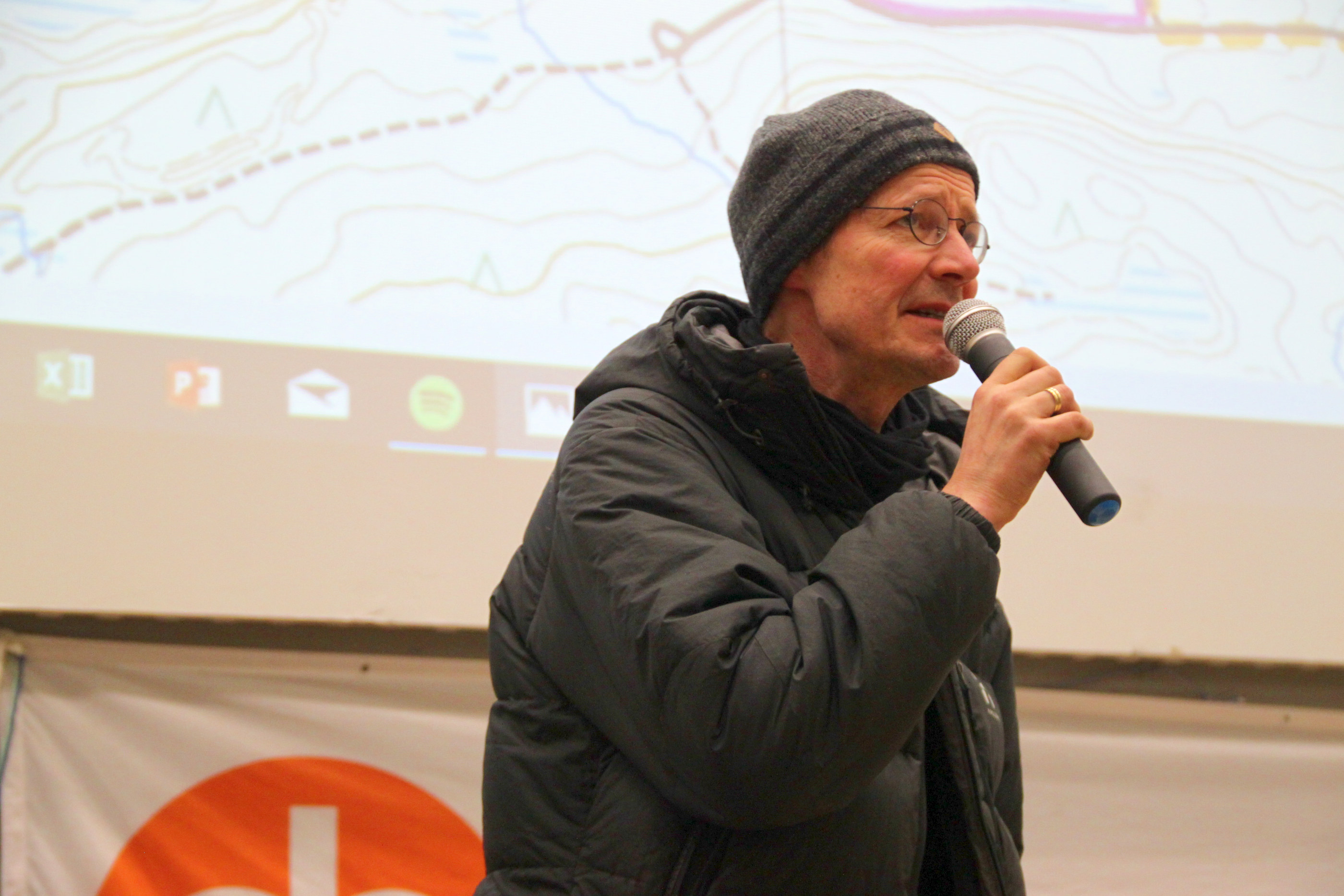 Finlandia-palkittu kirjailija Juha Hurme kertoi perjantaina, että tässä vaiheessa kaikki on vielä epävarmaa. Hän osallistuu Umpihankihiihtoon nyt ensimmäisen kerran.