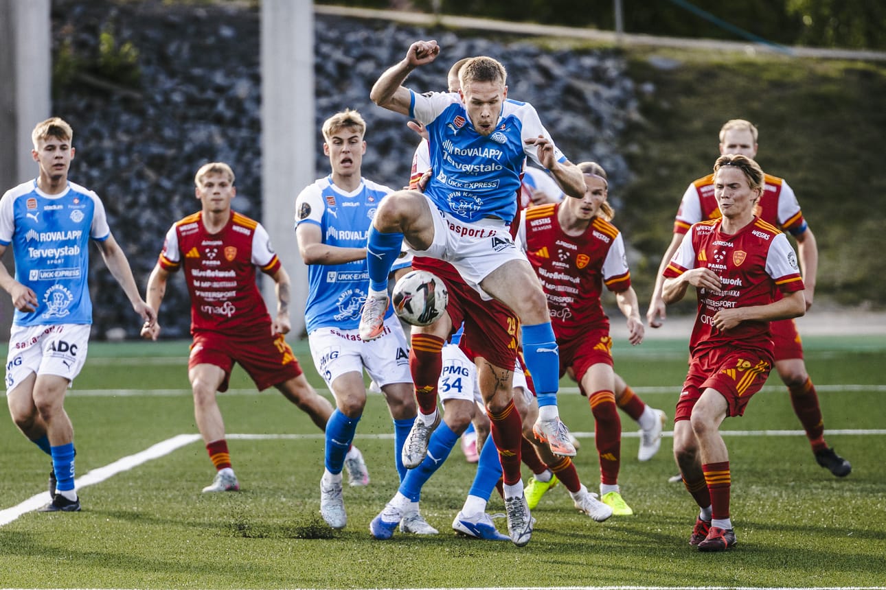 Tomas Varhi on ollut hyvässä vireessä palattuaan loukkaantumisten jälkeen pelikentille. Keskiviikkona Varhi teki yhden ja syötti toisen, kun RoPS nousi vajaalla 2–2-pistejakoon.