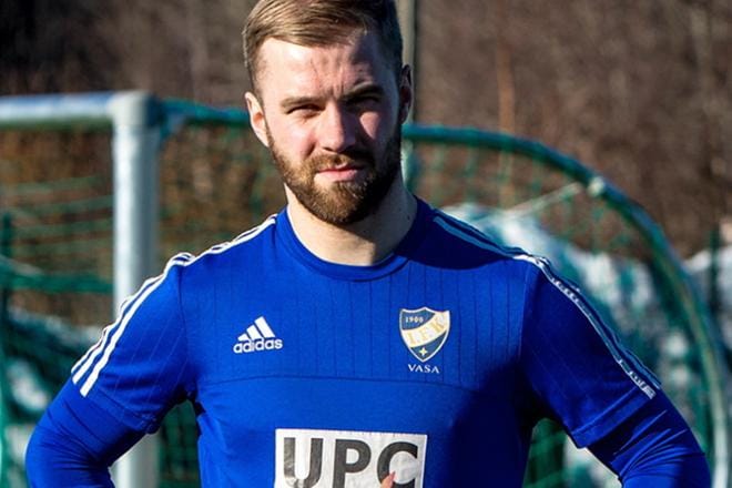 Markus Nordman nähdään myös alkavalla kaudella VIFK:n keskikentällä.