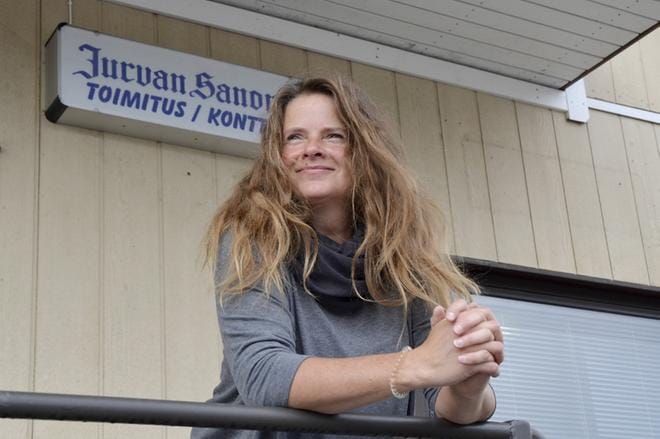 Jalasjärvellä asuva Marjut Haapanen on Jurvan Sanomien toimituksen uusi vahvistus. Hän aloittaa tehtävässään 17. syyskuuta. KUVA: JAANA ALA-LAHTI