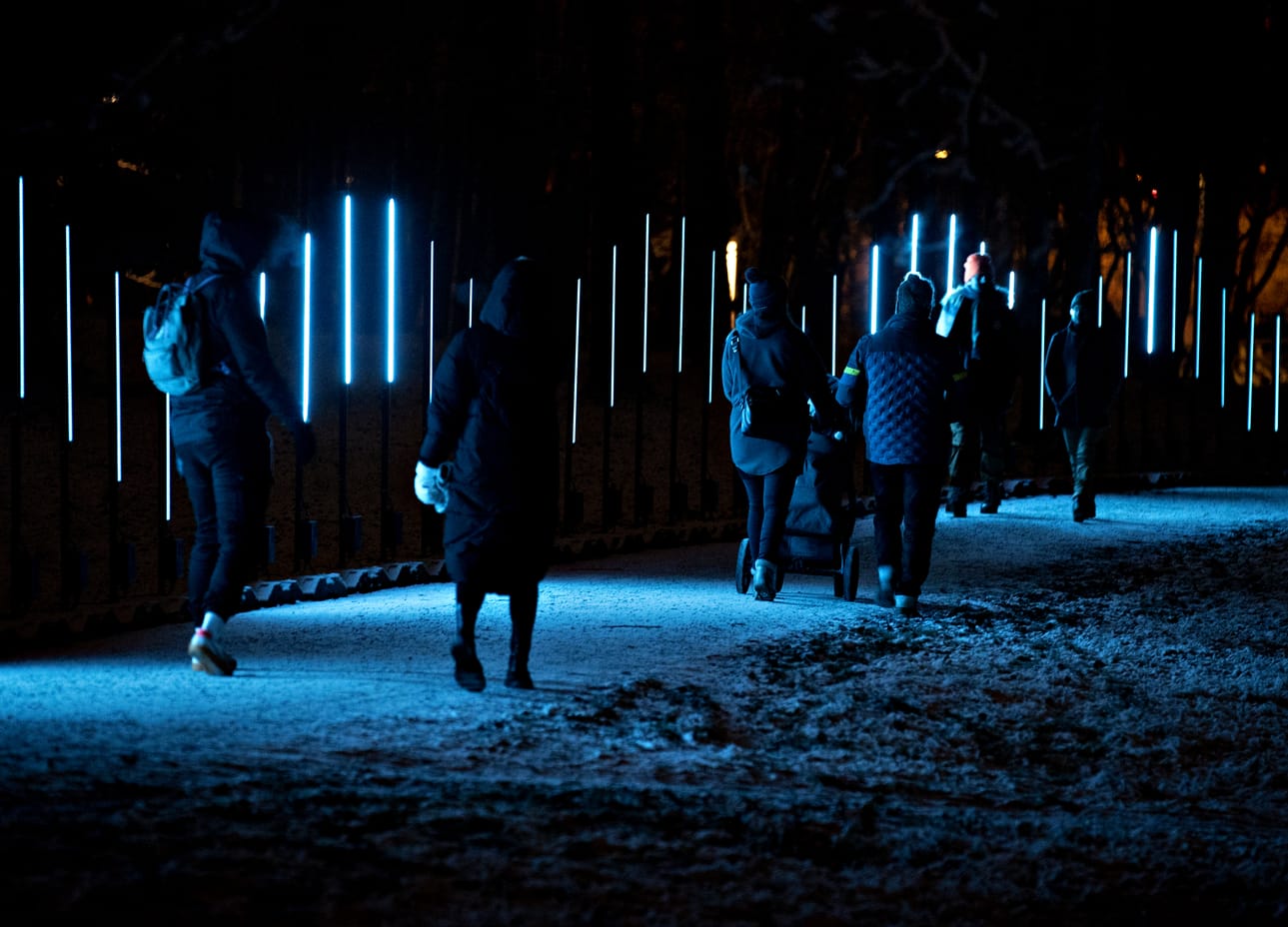 Lumo-valofestivaali levittäytyi eri puolille Oulun keskustaa.