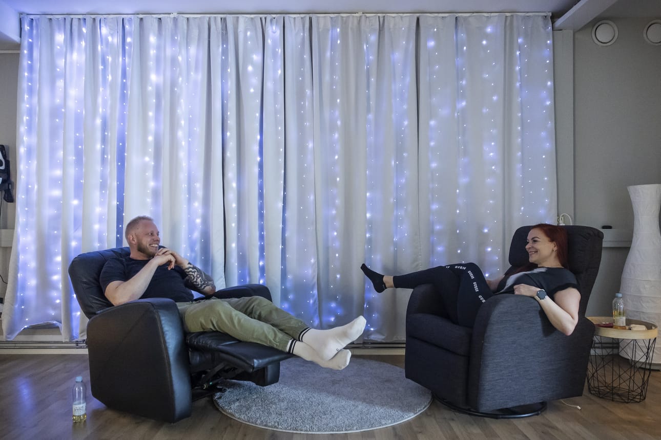 Jussi Liimatainen ja Tiina Vahera tarttuivat yllättävään mahdollisuuteen, kun talon alakerrassa toimineelle yrittäjäyhteisölle etsittiin jatkajaa.