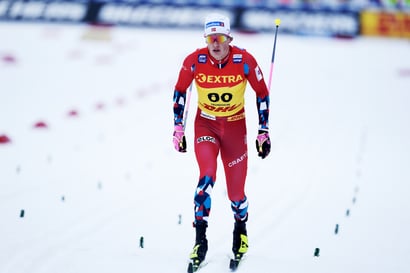 Kläbo hiihti Trondheimissa hattutempun – suomalaisista vain Markus Vuorela onnistui perinteisen kympillä. Iivo Niskanen hiipui vauhdikkaasta alusta sijalle 14.