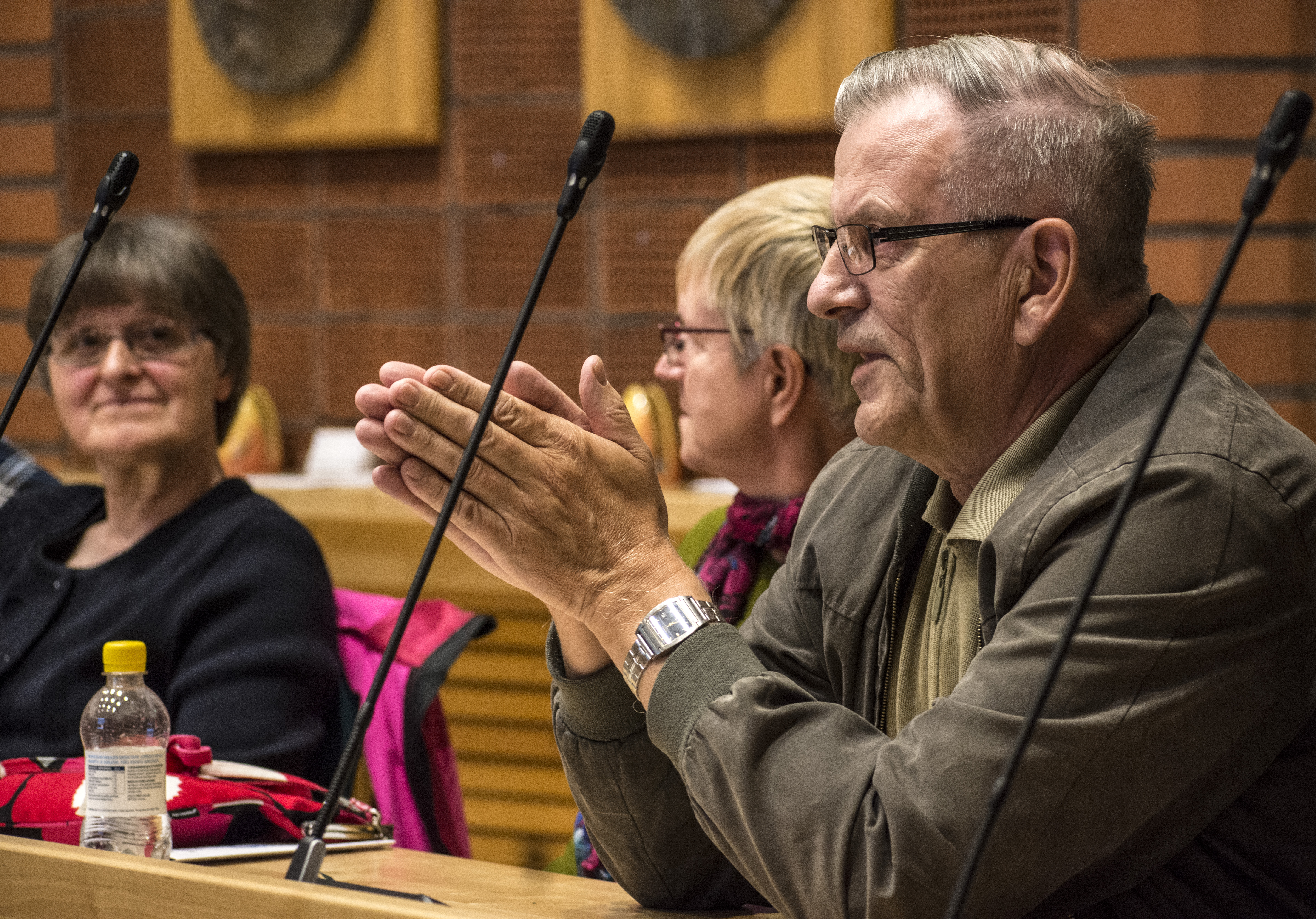 Yhdistysaktiivit kokoontuivat puuhaamaan yhdistysten yhteistä taloa.