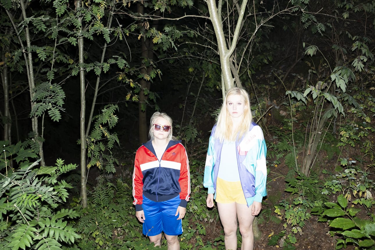 Maustetytöt eli sisarukset Anna ja Kaisa Karjalainen esiintyvät Oulankajoen rannalla lauantaina kolmeen otteeseen. Ainutlaatuista festivaalikokemusta odotetaan innolla.