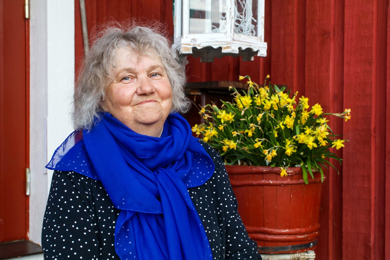 Sodankyläläinen Kaarina Särkelä on kasvattanut yhden biologisen lapsen ja monta sijaislasta. – He ovat kaikki niin rakkaita, hän sanoo. Särkelä palkitaan kunniamerkillä äitienpäivänä.