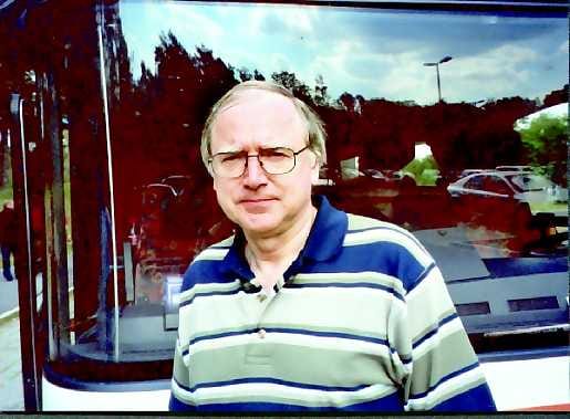 Iso lasku. Tieveron leviäminen ympäri Eurooppaa kallistaa sekä vientiä että tuontia, varoittaa Suomen Kuorma-autoliiton toimitusjohtaja Seppo Sainio.
