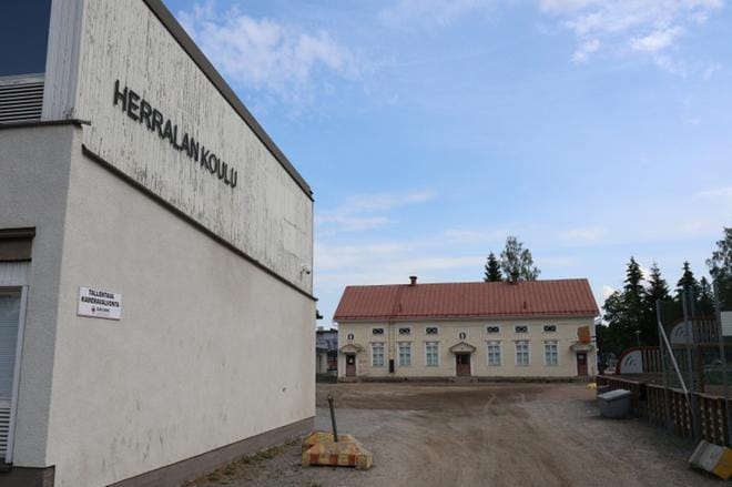 Herralan koulu oli kesällä kohun keskellä sosiaalisessa mediassa. Arkistokuva: Leena Nyysti