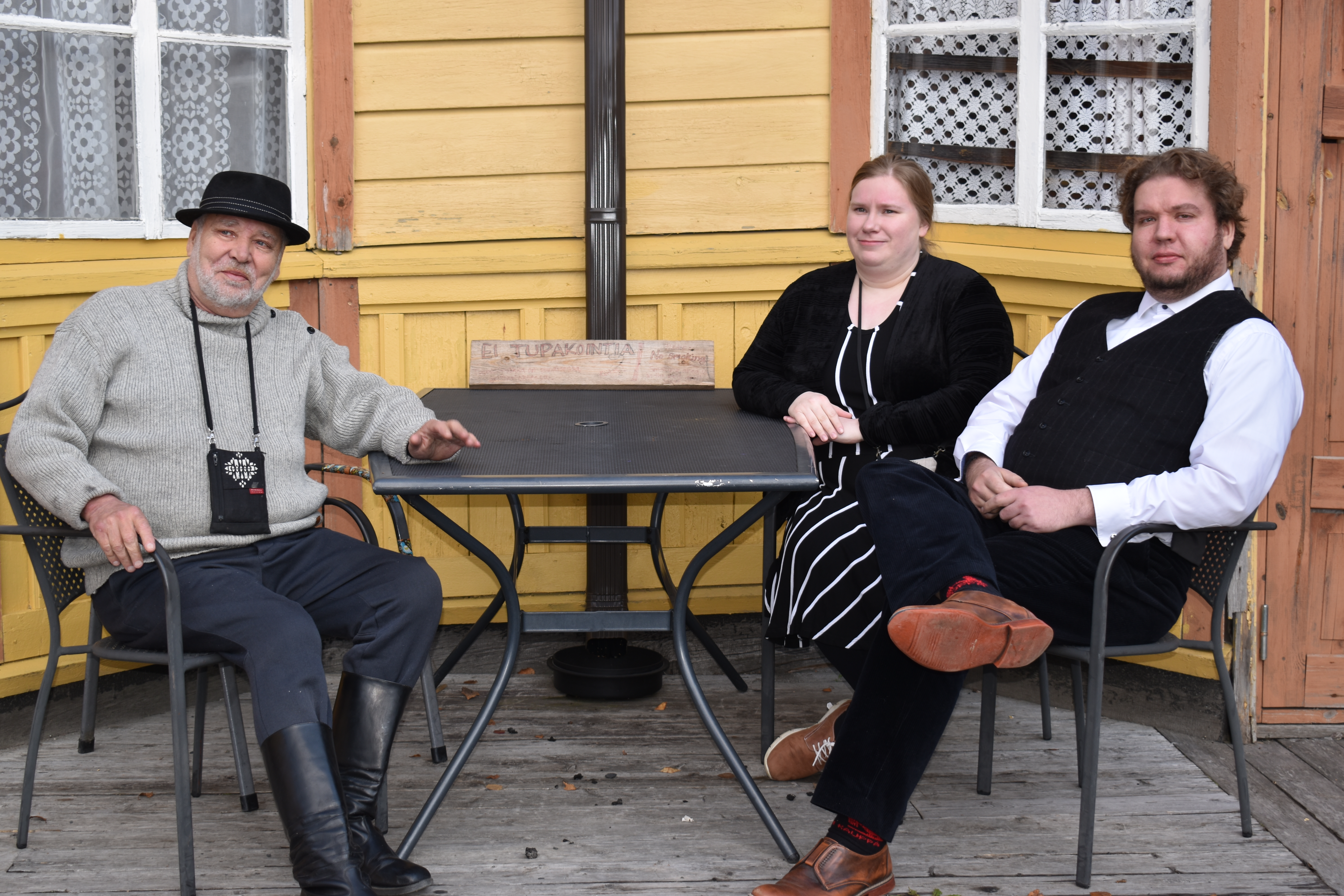  Ari, Laura ja Mikko Jalava ovat tyytyväisiä kesän kävijämääriin.