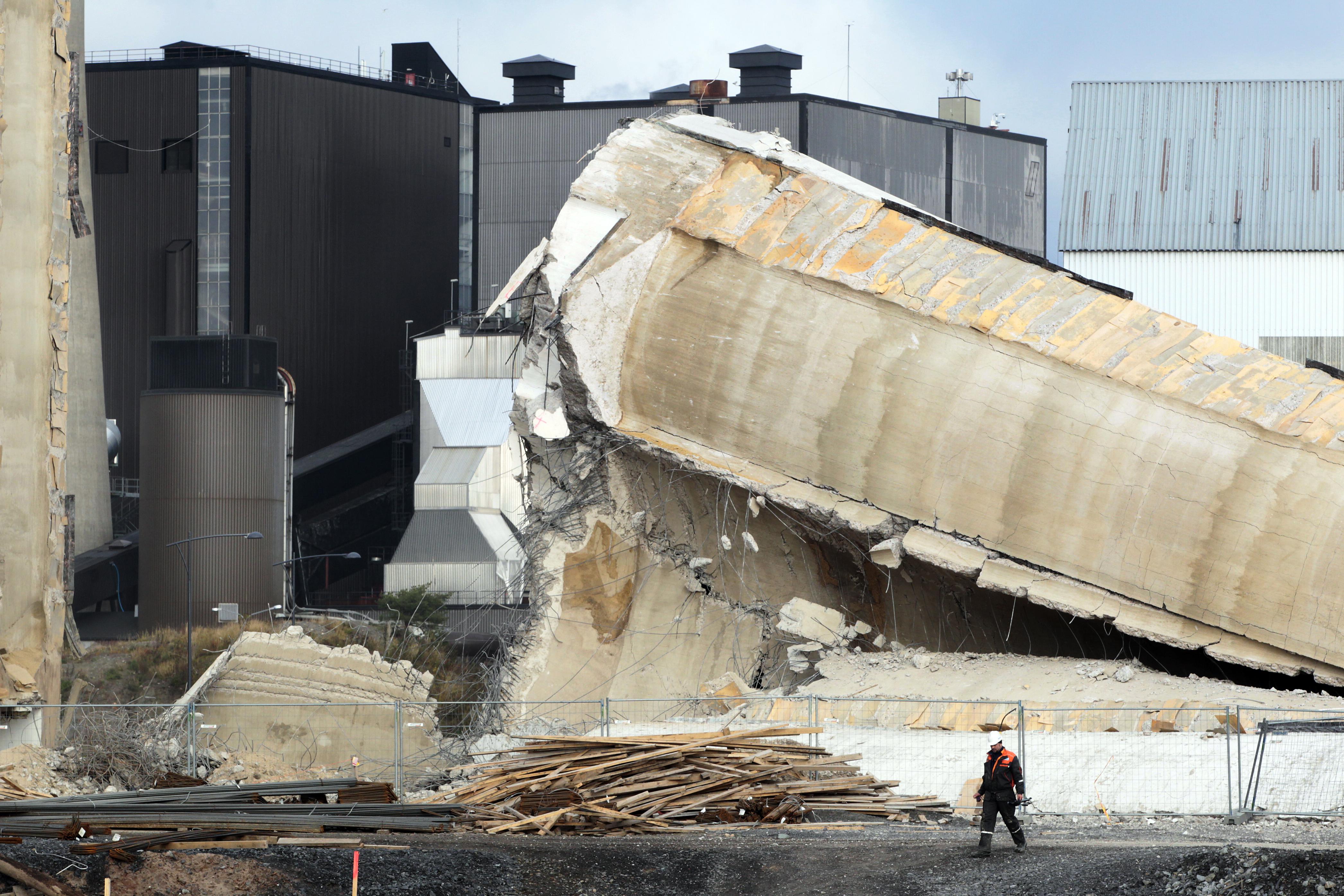 Toppilan siilojen ensimmäiset tornit kaatuivat syyskuun lopussa.