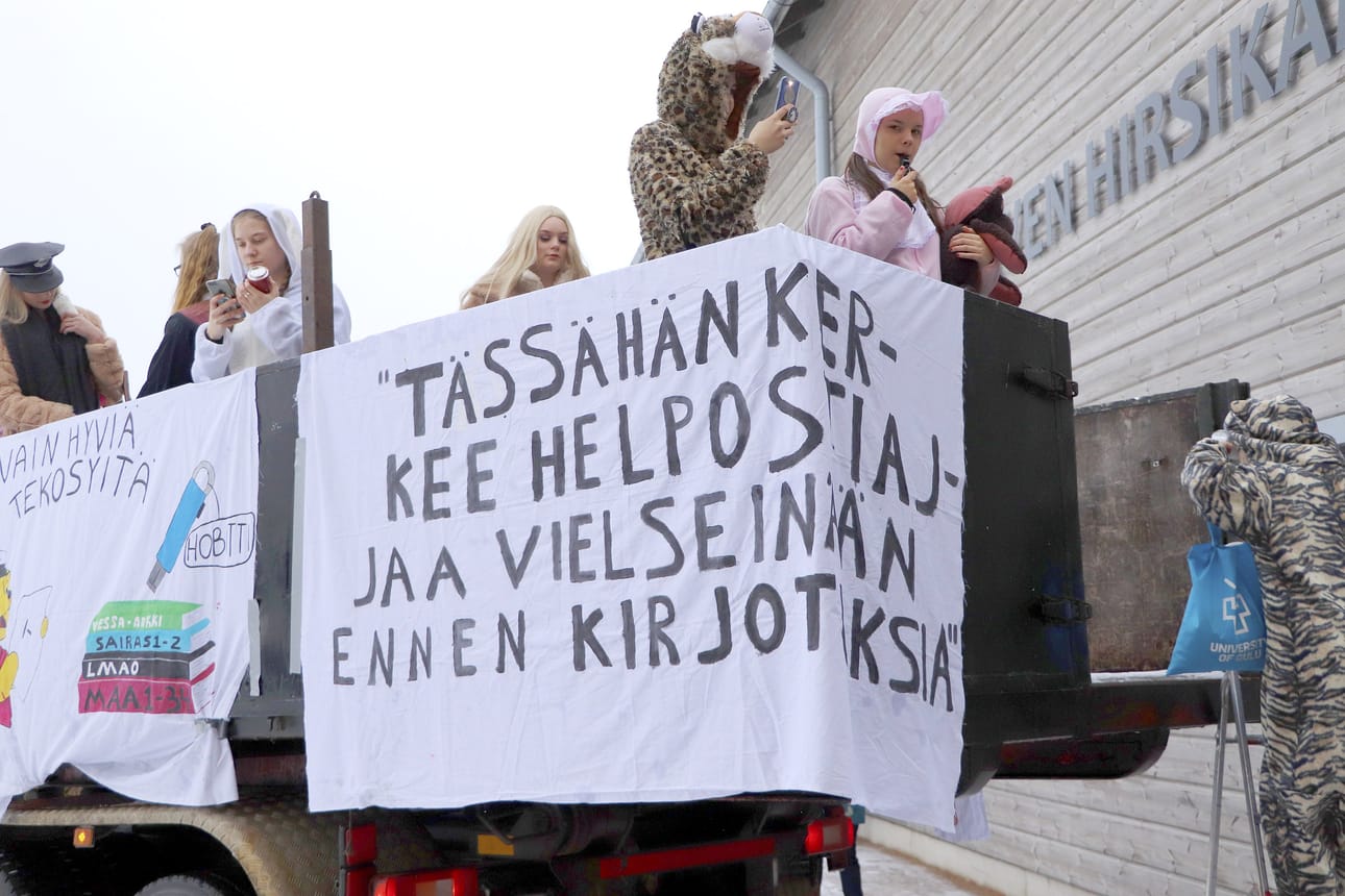 Pessimisti ei pety, mutta mutta kirjoituksiin on vielä lukuaikaa ....