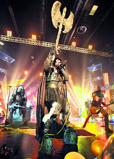Lordi edustaa Suomea Euroviisuissa.