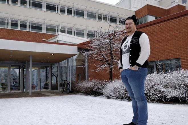Esa-Pekka Tuppi on mukana opiskelijavaikuttamisessa. Hän on Lapin yliopiston taideaineiden TAO ry:n hallituksessa varapuheenjohtajana. KUVA: VAPPU JAAKKOLA