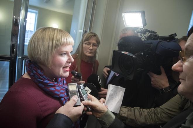 Perhe- ja peruspalveluministeri Annika Saarikon mukaan soten valinnanvapaudessa kysymys on vain muutaman yksityiskohdan hiomisesta. KUVA: COM.PIC / MAURI RATILAINEN