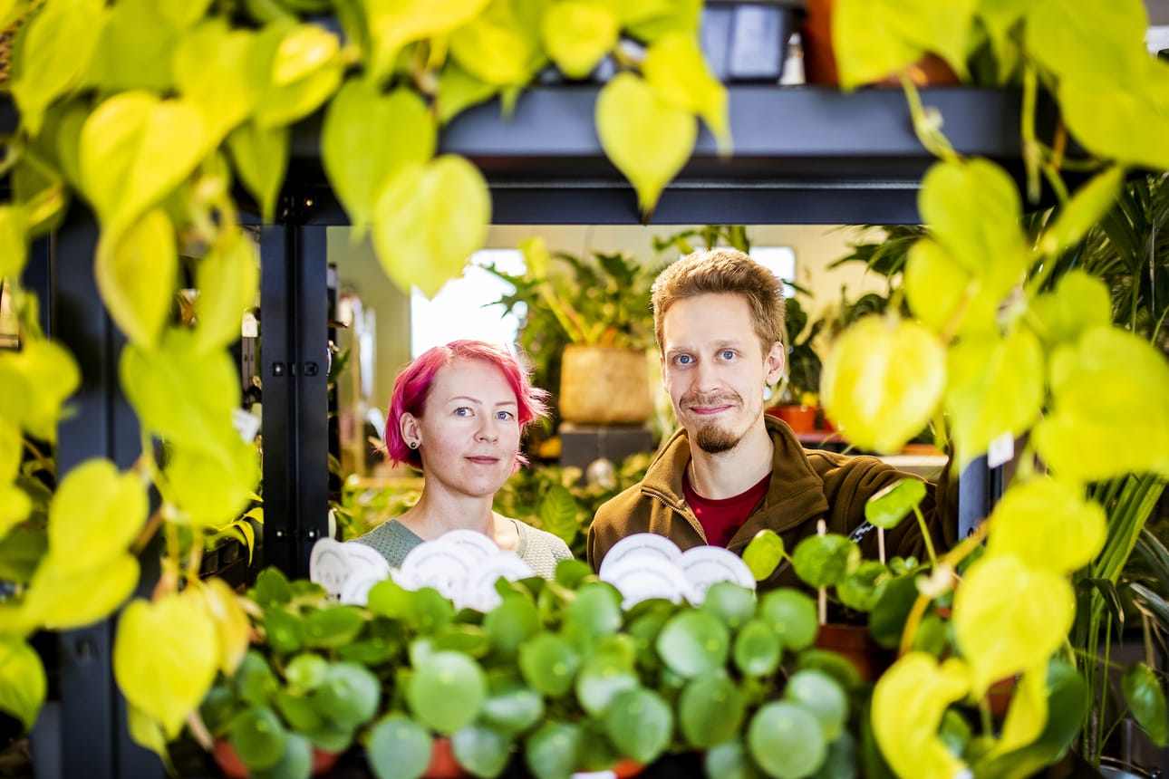 Tuore yrittäjäkaksikko Riina Aarrekorpi ja Paavo Muhonen yllättyivät kuinka nopeasti talvi hujahti.