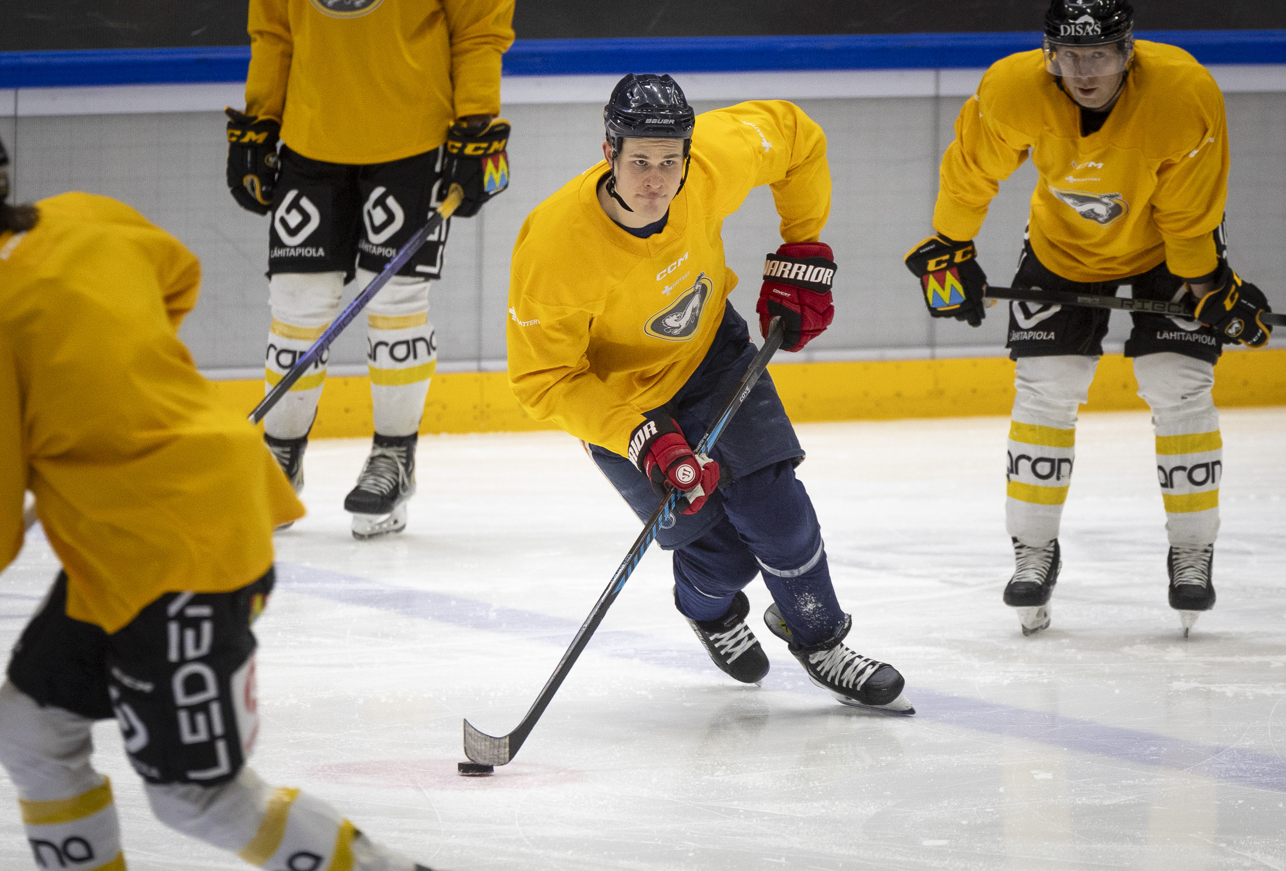 Kärppien mukana treenannut Jesse Puljujärvi jätti Oulun taakseen NHL