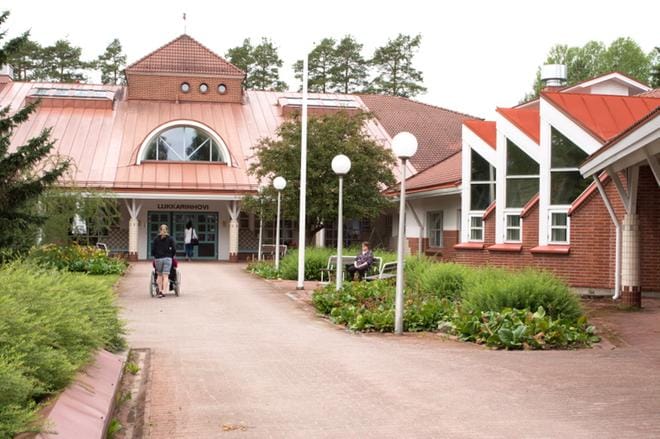 Alavuden Lukkarinhovi oli yksi sote-rakennuksista, jotka olisivat saattaneet siirtyä Pihlajalinnan omistukseen, jos valtakunnallinen sote olisi toteutunut. KUVA: ELLA NURMI