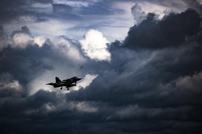 Suomen ilmavoimat osallistuivat sotaharjoitukseen yhdessä Ruotsin ilmavoimien kanssa Visbyssä Ruotsissa. Jas Gripen laskeutuu. Kuva: Joel Maisalmi / Arkisto