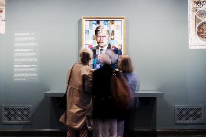 Tasavallan presidentin Sauli Niinistön muotokuvaa pidetään syyskuun alkuun saakka yleisön nähtävänä Ateneumin taidemuseossa Helsingissä. KUVA: Silja Viitala