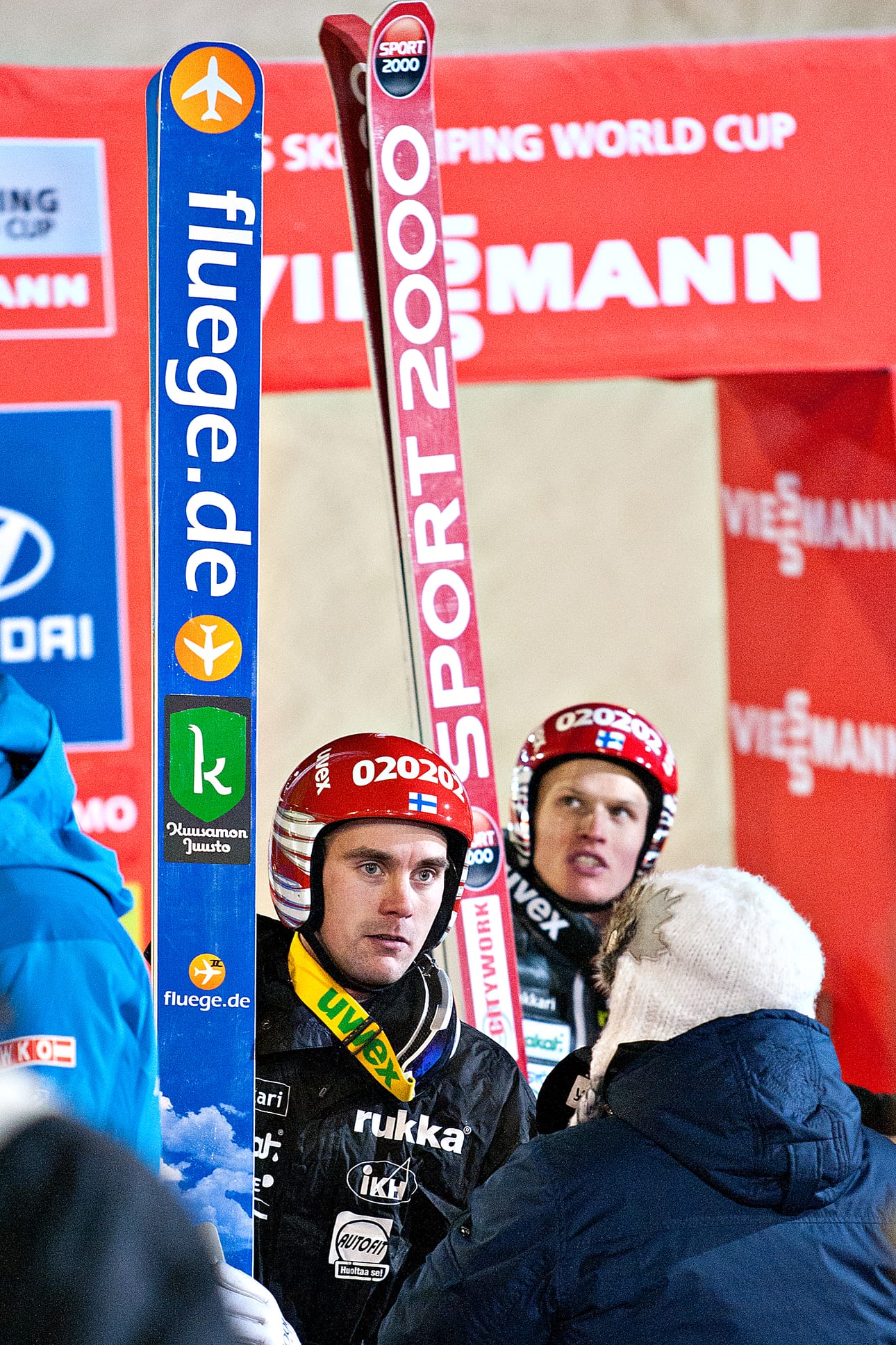 Anssi Koivuranta nimettiin Suomen olympiajoukkueeseen maanantaina. Lauri Asikainen antaa vielä näyttöjä tulevissa kilpailuissa.