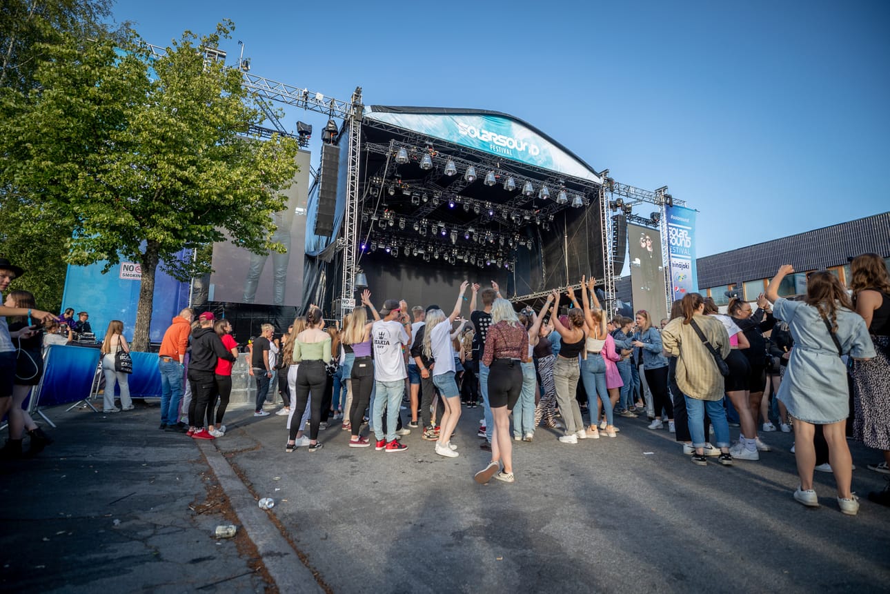 Haloo Helsinki esiintyy Solar Sound -festivaaleilla lauantaina 13. elokuuta. Kuva vuodelta 2021. Arkistokuva.