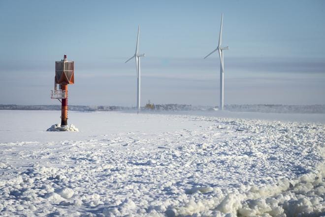 Hailuodon ja Oulun välille rakennettava kiinteä yhteys toteutuu aikanaan elinkaarimallilla eli hankeyhtiön kautta. Talvella reittiä voi kulkea myös jäätietä pitkin. KUVA: Pekka Peura