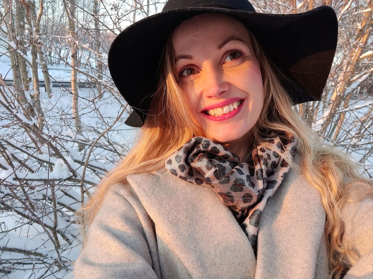 Oma vaatekaappi on yleensä aivan hyvä lähtökohta, kun ihmiselle etsitään hänen omaa tyyliään. Jokaisessa on kauneutta, rohkaisee nykyisin Oulussa asuva stylisti Niina Lumisalmi-Rousti.