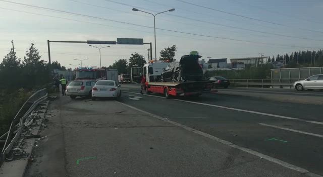 Linja-auto syöksyi junaradalle Kuopiossa