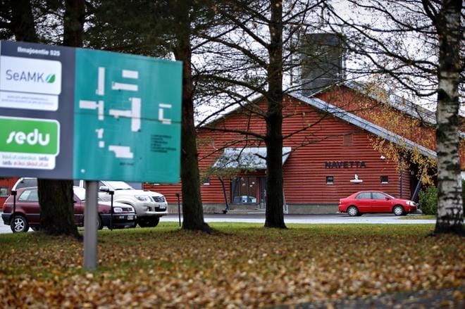 Ilmajoen kampuksella opiskelevat niin Sedun toisen asteen opiskelijat kuin Seamkin agrologiopiskelijatkin. Nyt jälkimmäisten teoriaopetus siirtyy Seinäjoelle, käytännön opetus sen sijaan jää Ilmajoelle nykylaajuudessa.
