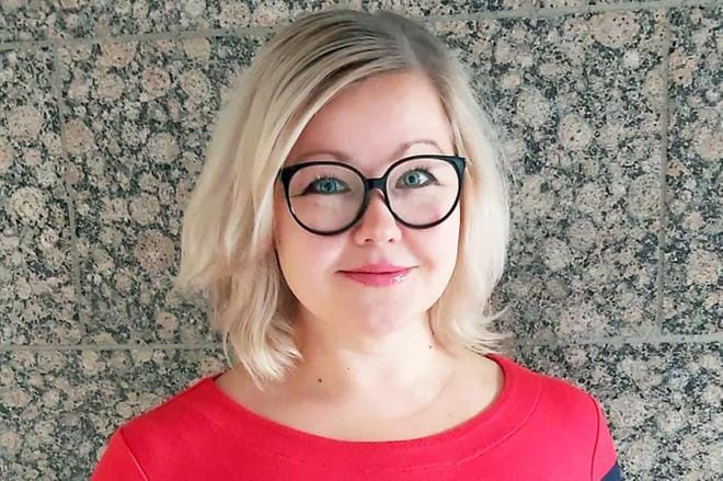 Digitaalisesti pankki on läsnä koko ajan ajasta ja paikasta riippumatta, Suvi-Katariina Kangastie muistuttaa.