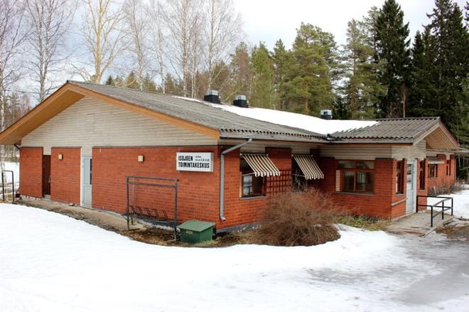 Papanmäkeen sijoittuvan lastenkodin käyttöön tulee myös entinen toimintakeskus. KUVA: TAUNO RIIHILUOMA